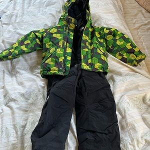 NorthFace 2 piece snow pants and hooded jacket. Size 3.